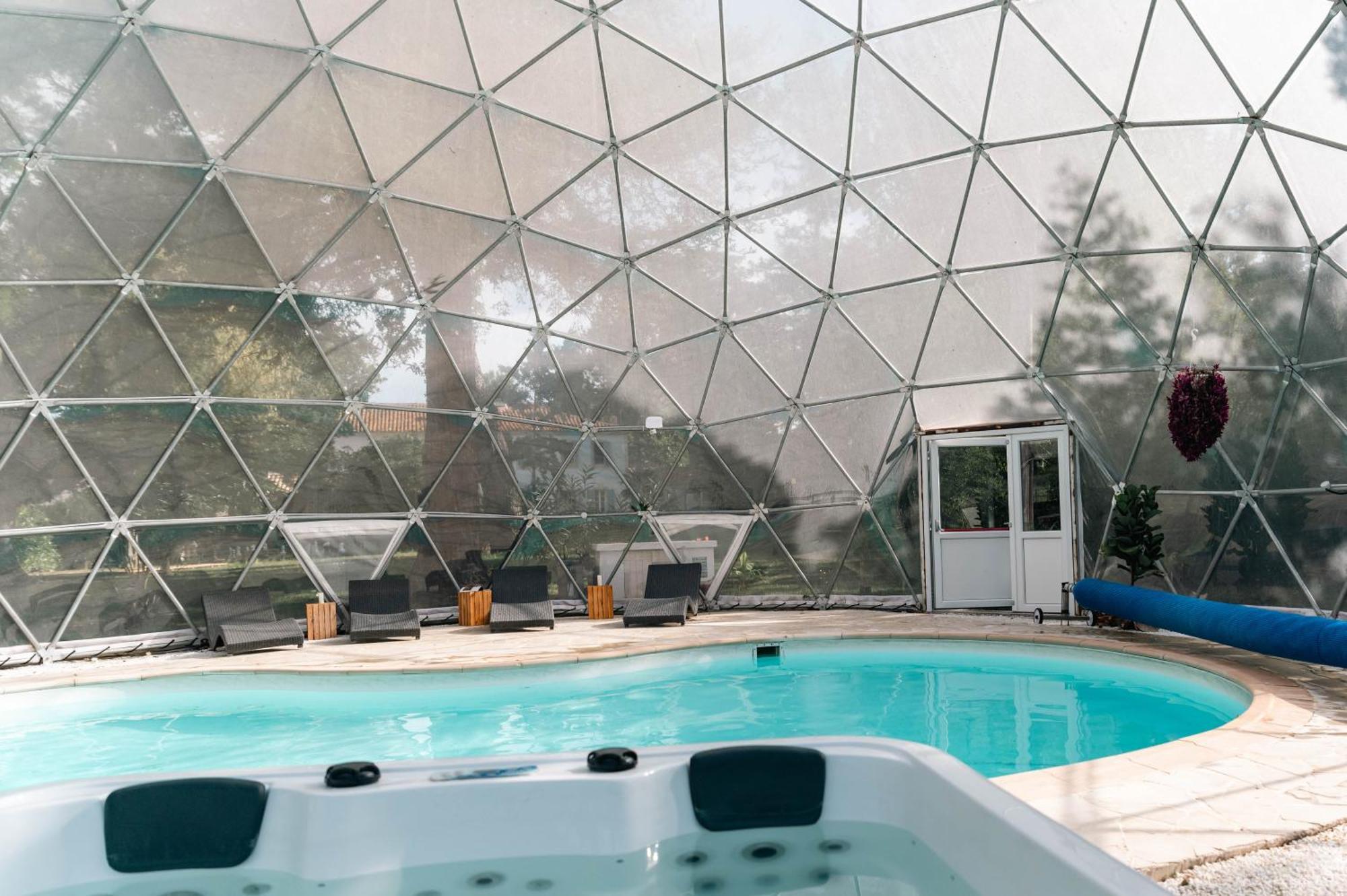 סן-ז'יל Mas Du Versadou, Dans Un Espace Naturel Protege, Piscine Couverte Chauffee Toute L'Annee, Spa Et Salle De Jeux מראה חיצוני תמונה