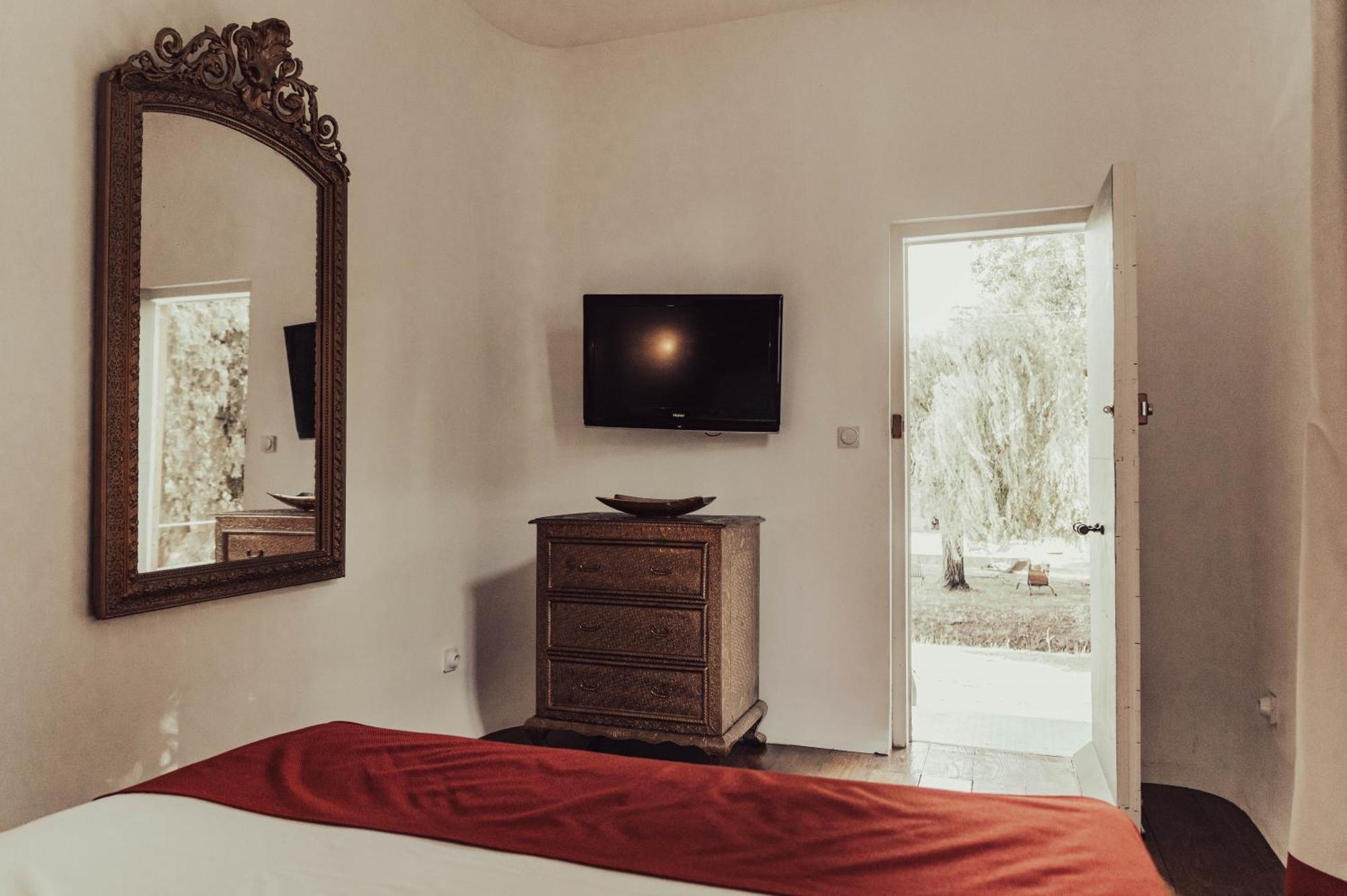 סן-ז'יל Mas Du Versadou, Dans Un Espace Naturel Protege, Piscine Couverte Chauffee Toute L'Annee, Spa Et Salle De Jeux מראה חיצוני תמונה