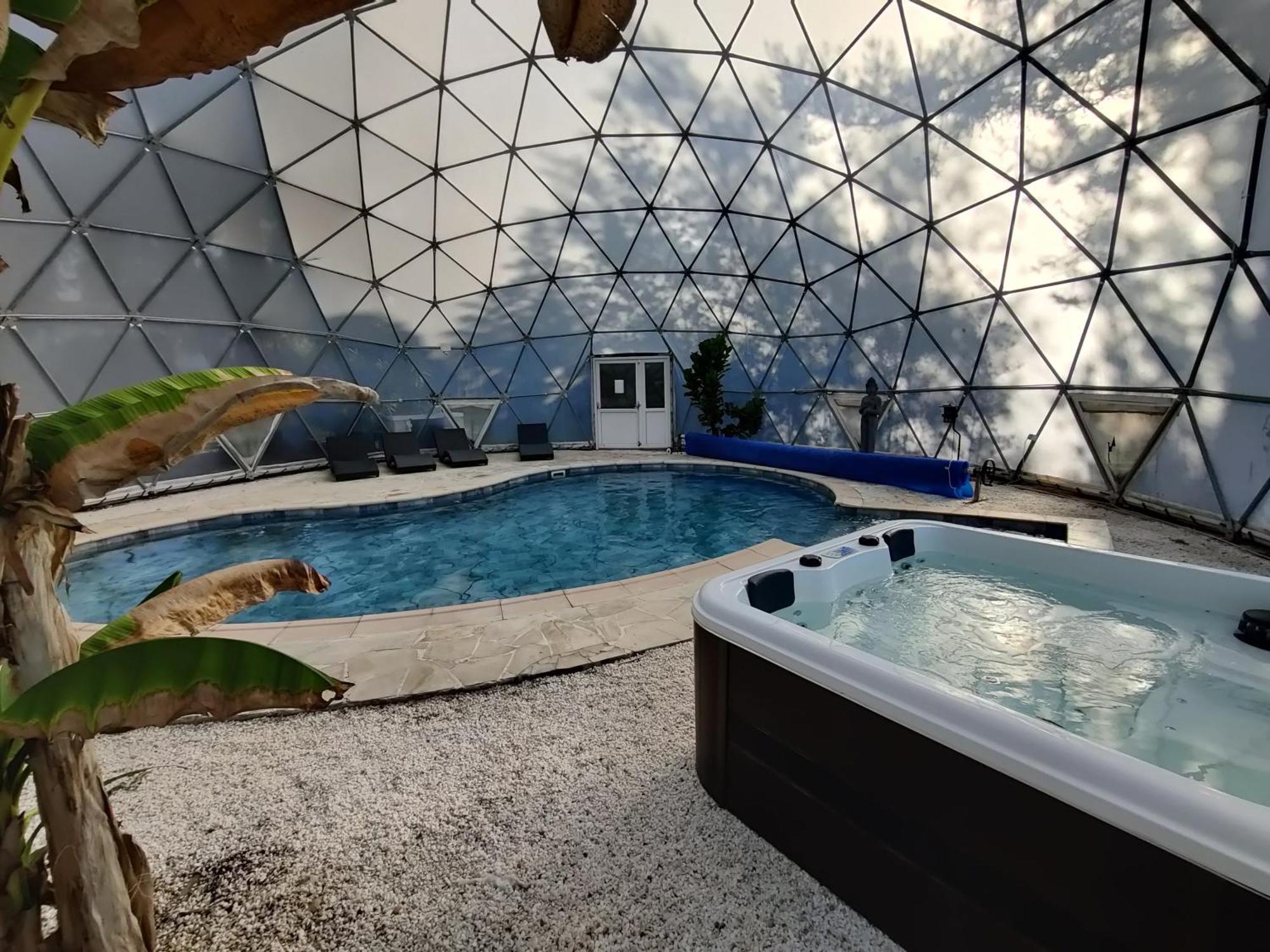 סן-ז'יל Mas Du Versadou, Dans Un Espace Naturel Protege, Piscine Couverte Chauffee Toute L'Annee, Spa Et Salle De Jeux מראה חיצוני תמונה